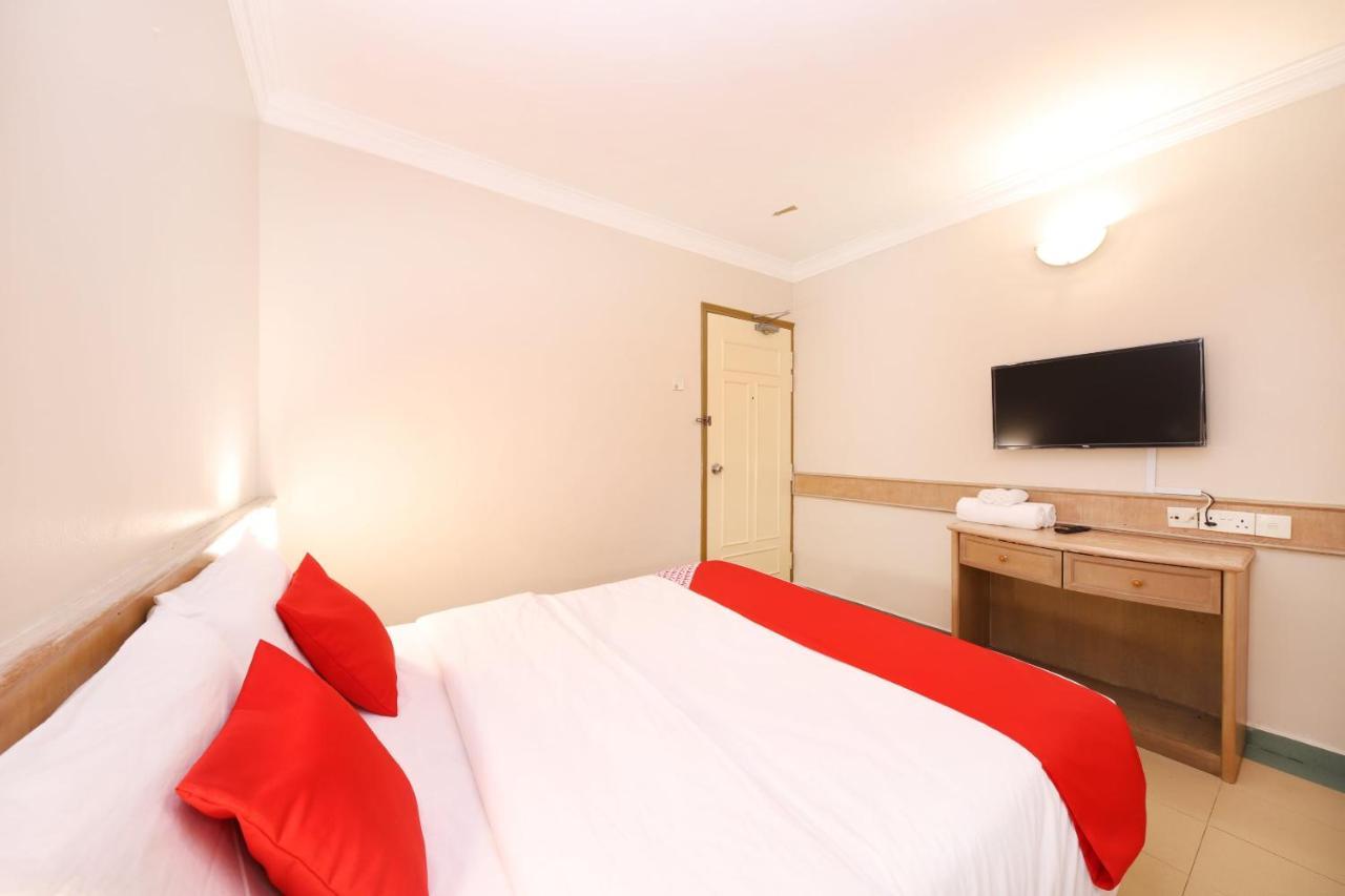 Oyo 764 Hotel Famous Inn Malacca Extérieur photo