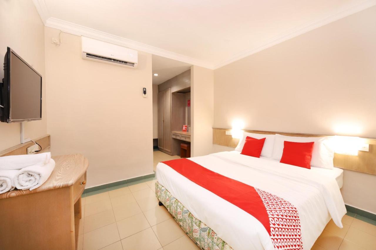 Oyo 764 Hotel Famous Inn Malacca Extérieur photo
