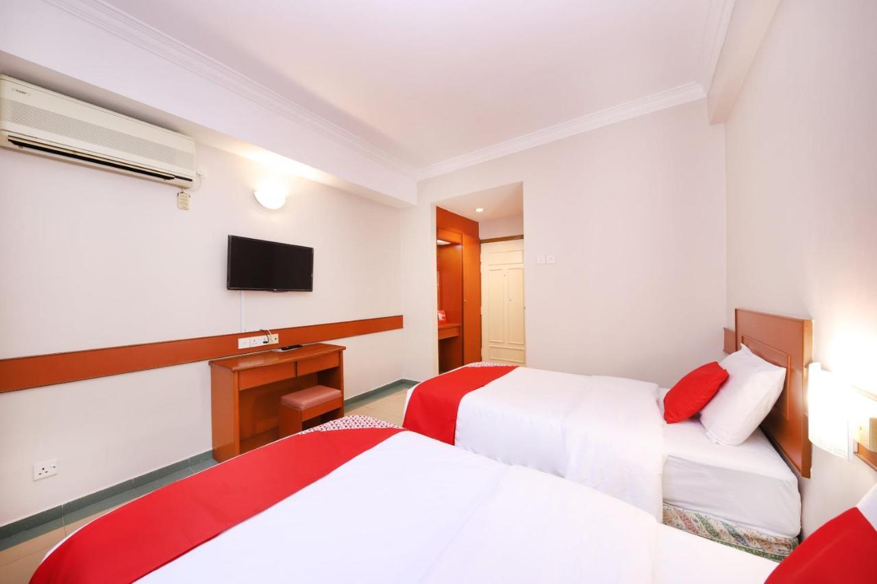 Oyo 764 Hotel Famous Inn Malacca Extérieur photo