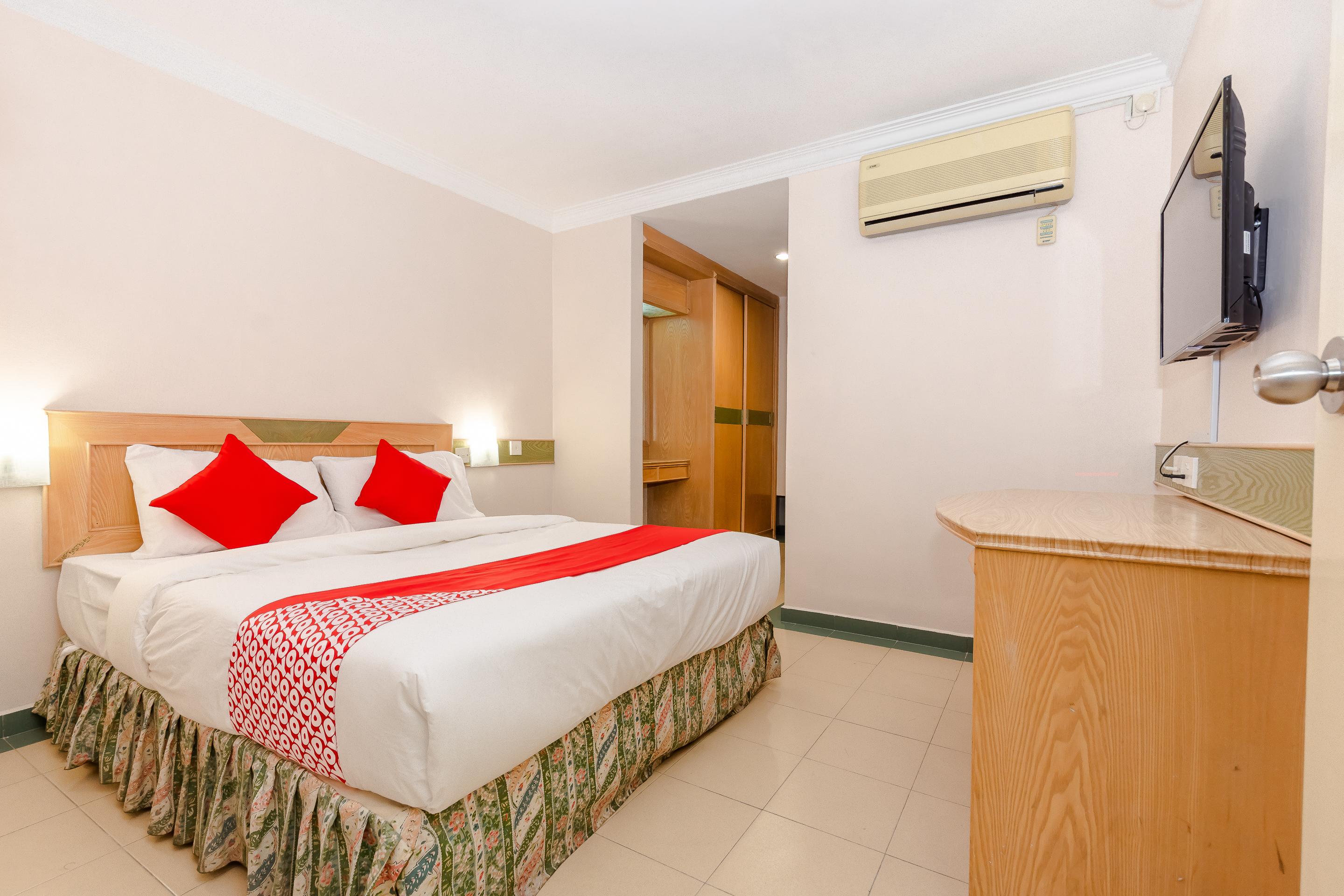 Oyo 764 Hotel Famous Inn Malacca Extérieur photo