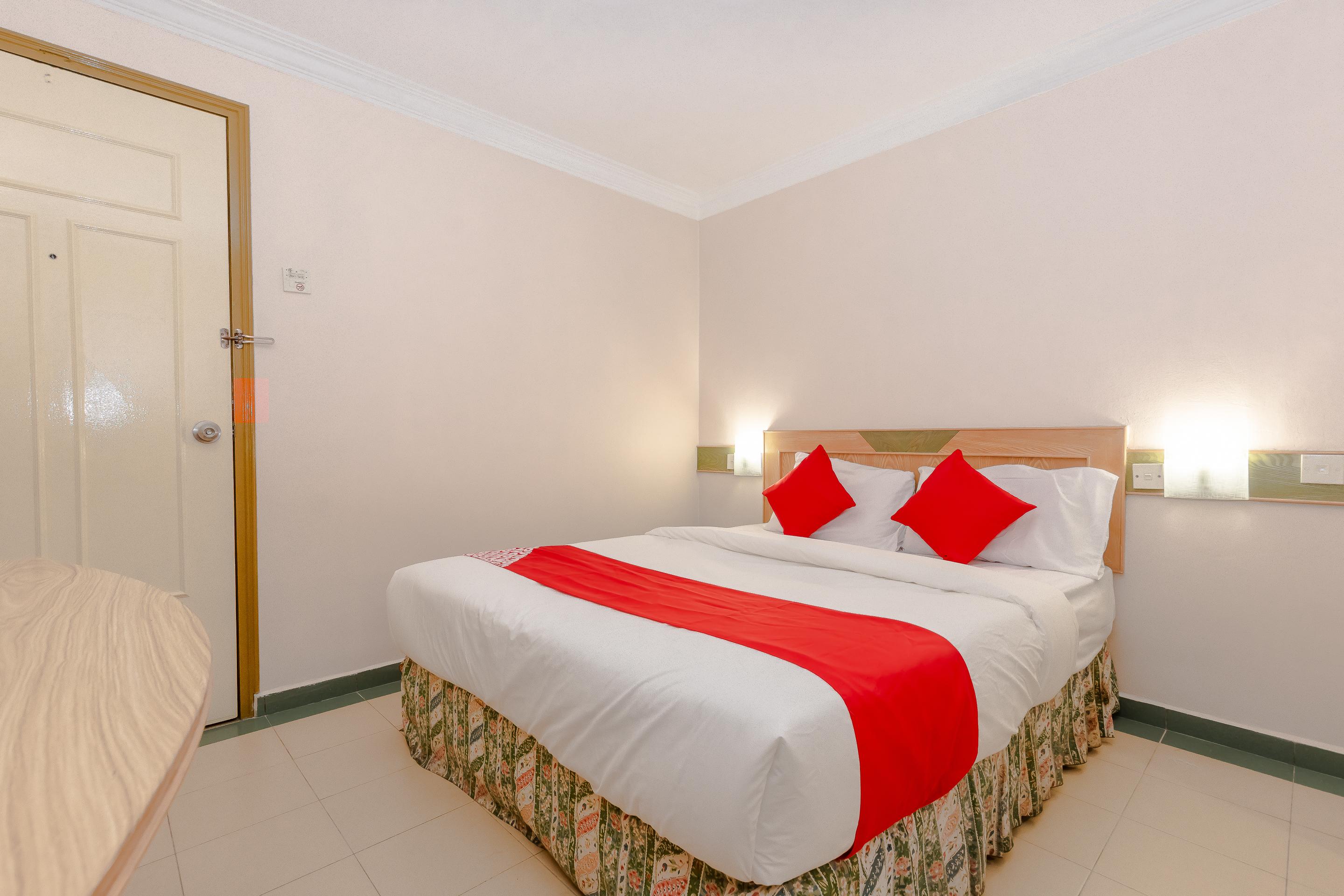 Oyo 764 Hotel Famous Inn Malacca Extérieur photo