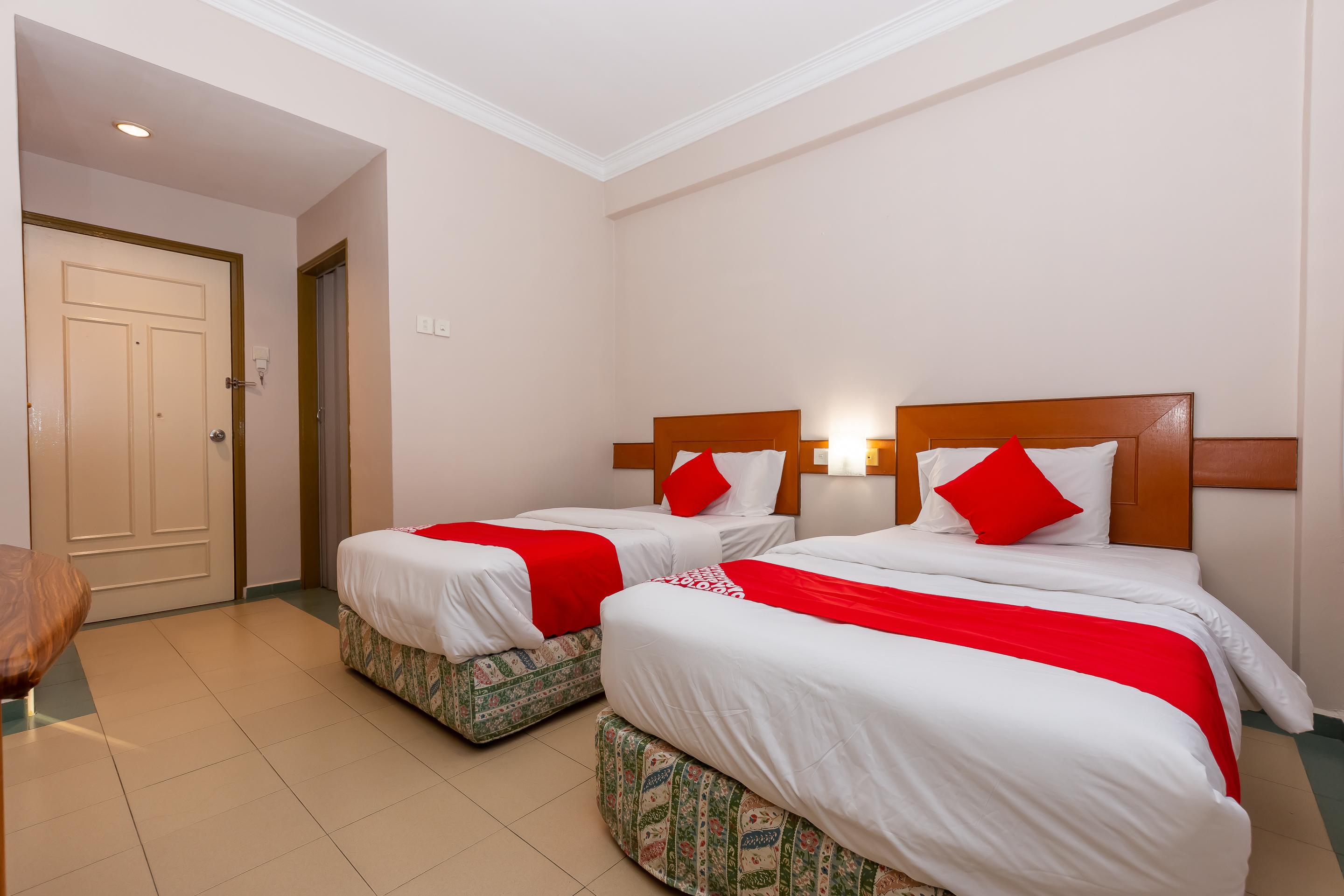 Oyo 764 Hotel Famous Inn Malacca Extérieur photo