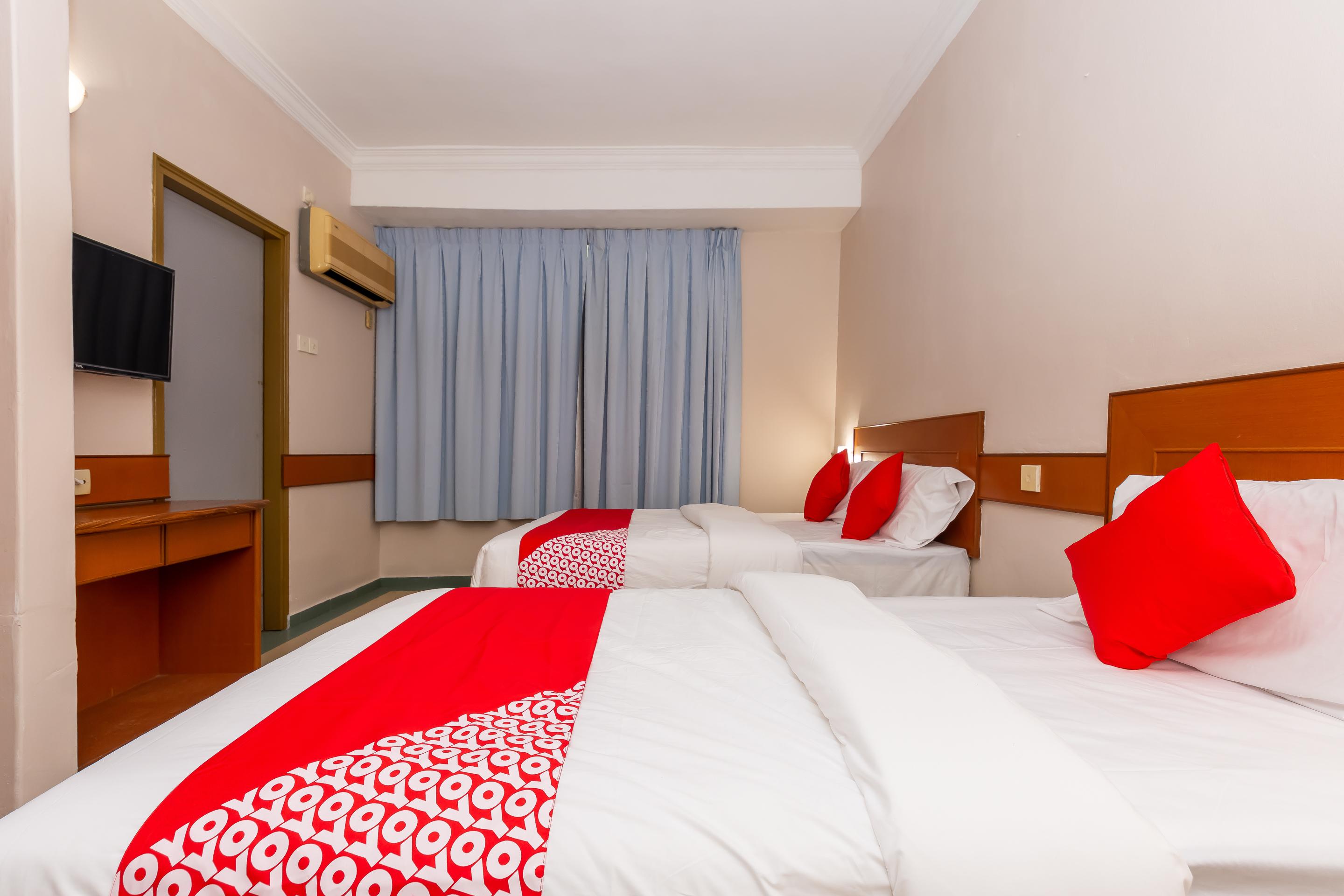 Oyo 764 Hotel Famous Inn Malacca Extérieur photo