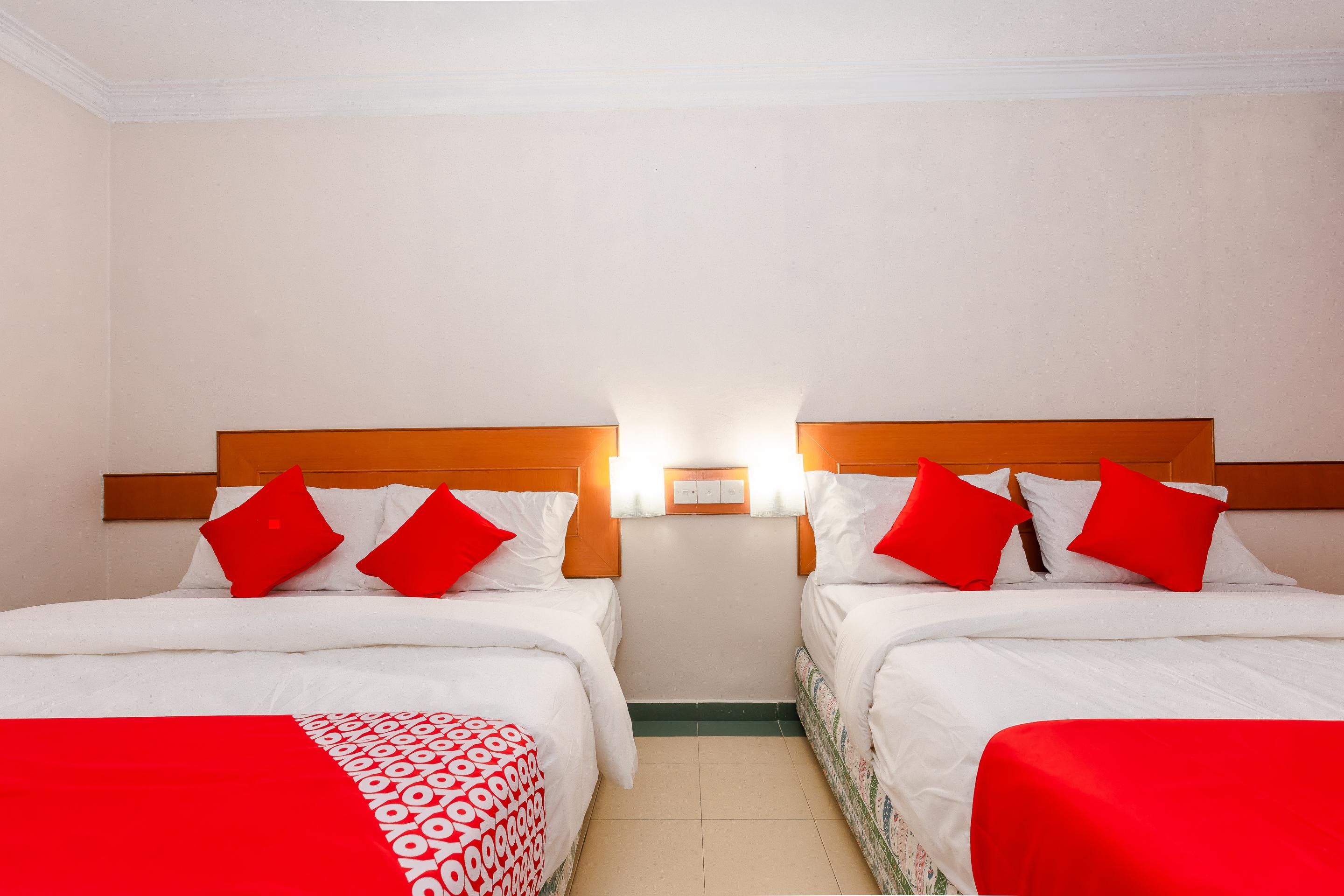 Oyo 764 Hotel Famous Inn Malacca Extérieur photo