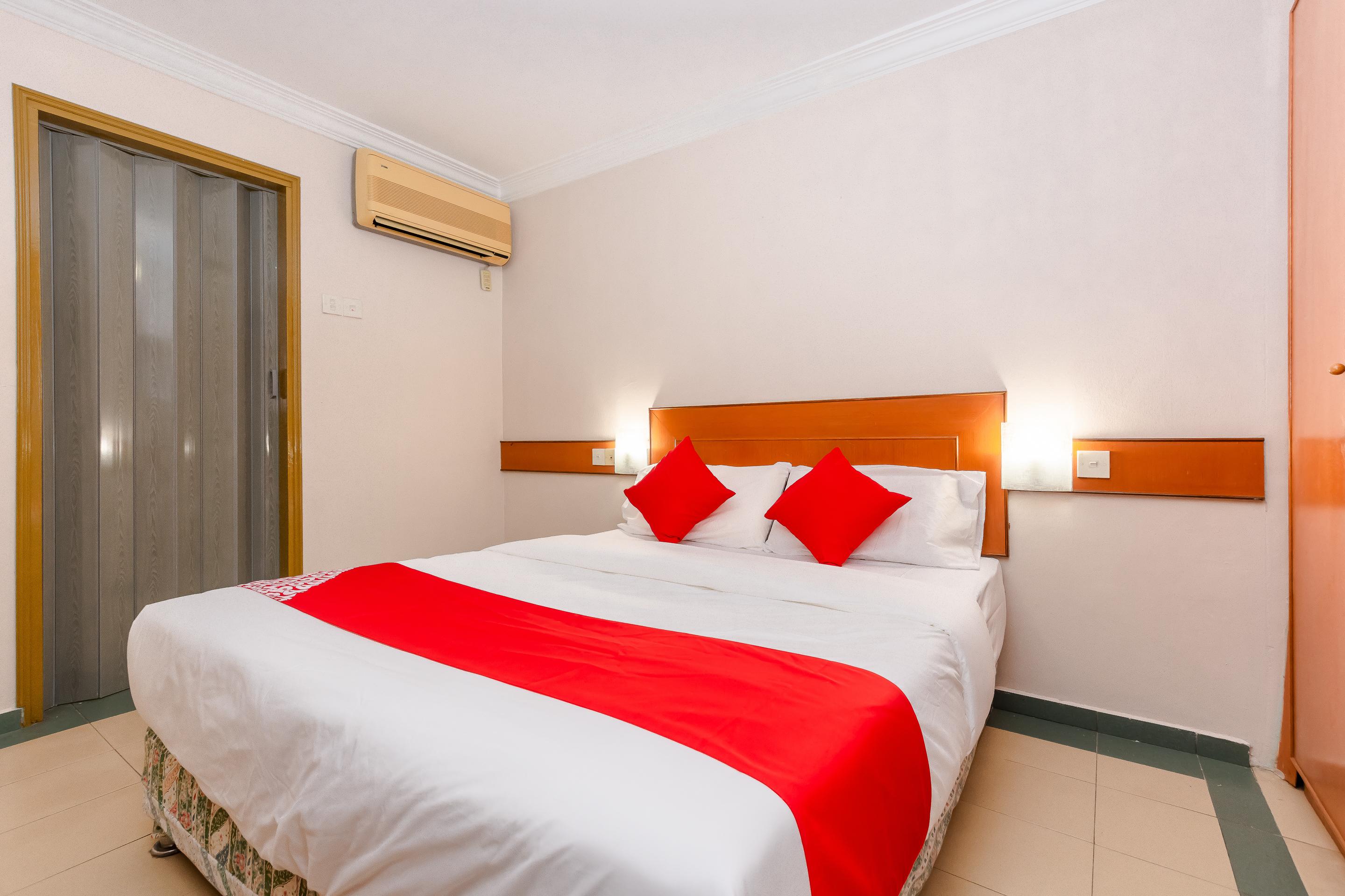 Oyo 764 Hotel Famous Inn Malacca Extérieur photo