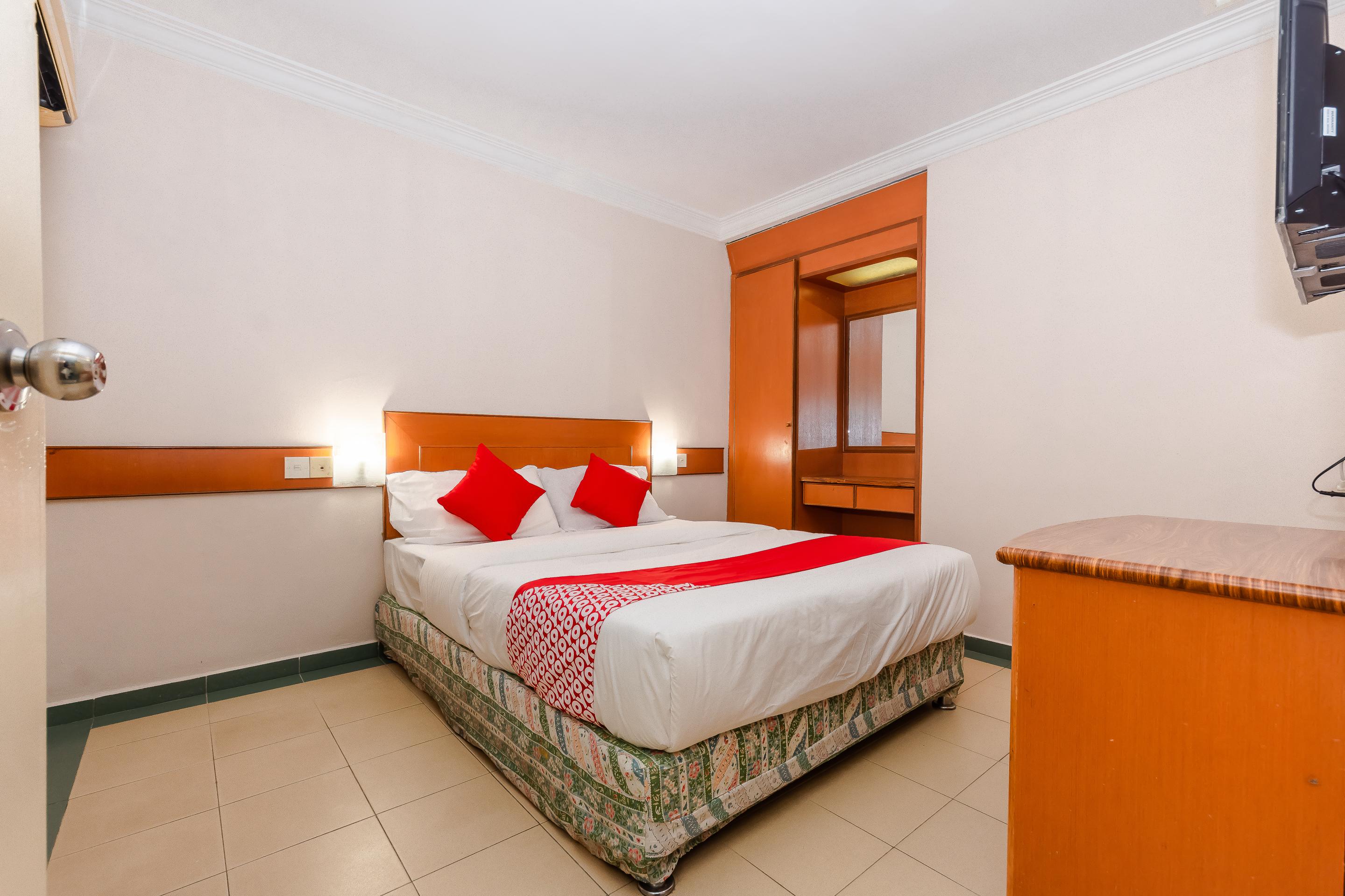 Oyo 764 Hotel Famous Inn Malacca Extérieur photo