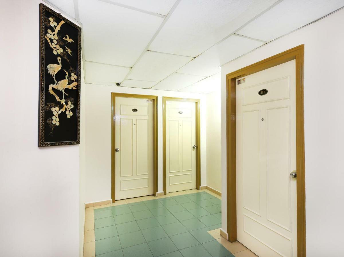 Oyo 764 Hotel Famous Inn Malacca Extérieur photo