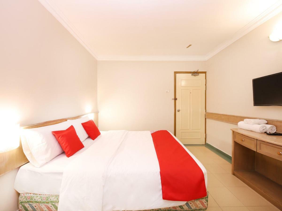 Oyo 764 Hotel Famous Inn Malacca Extérieur photo