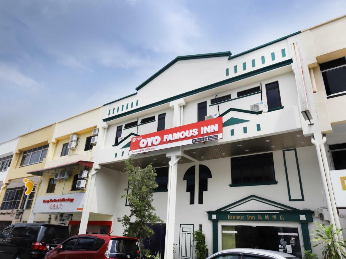 Oyo 764 Hotel Famous Inn Malacca Extérieur photo